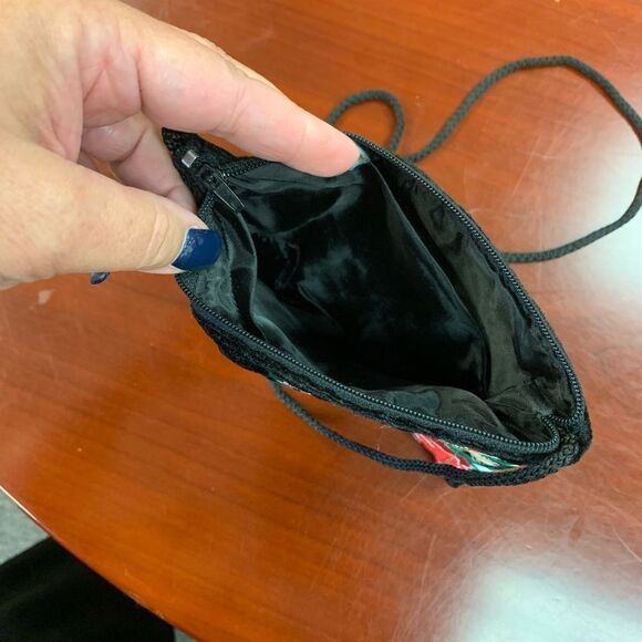 Vintage Black Velvet Floral Embroidered Bag - Picture 4 of 4